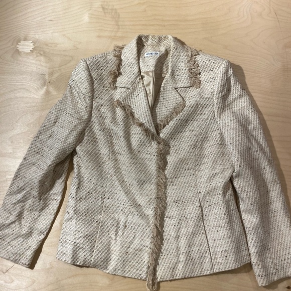 Ann May 100% Woven Silk Blazer size 10 (BT) - Picture 6 of 13